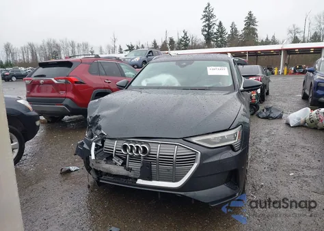2019 Audi E-Tron Premium Plus z USA, uszkodzony, nr VIN WA1VAAGE9KB025040